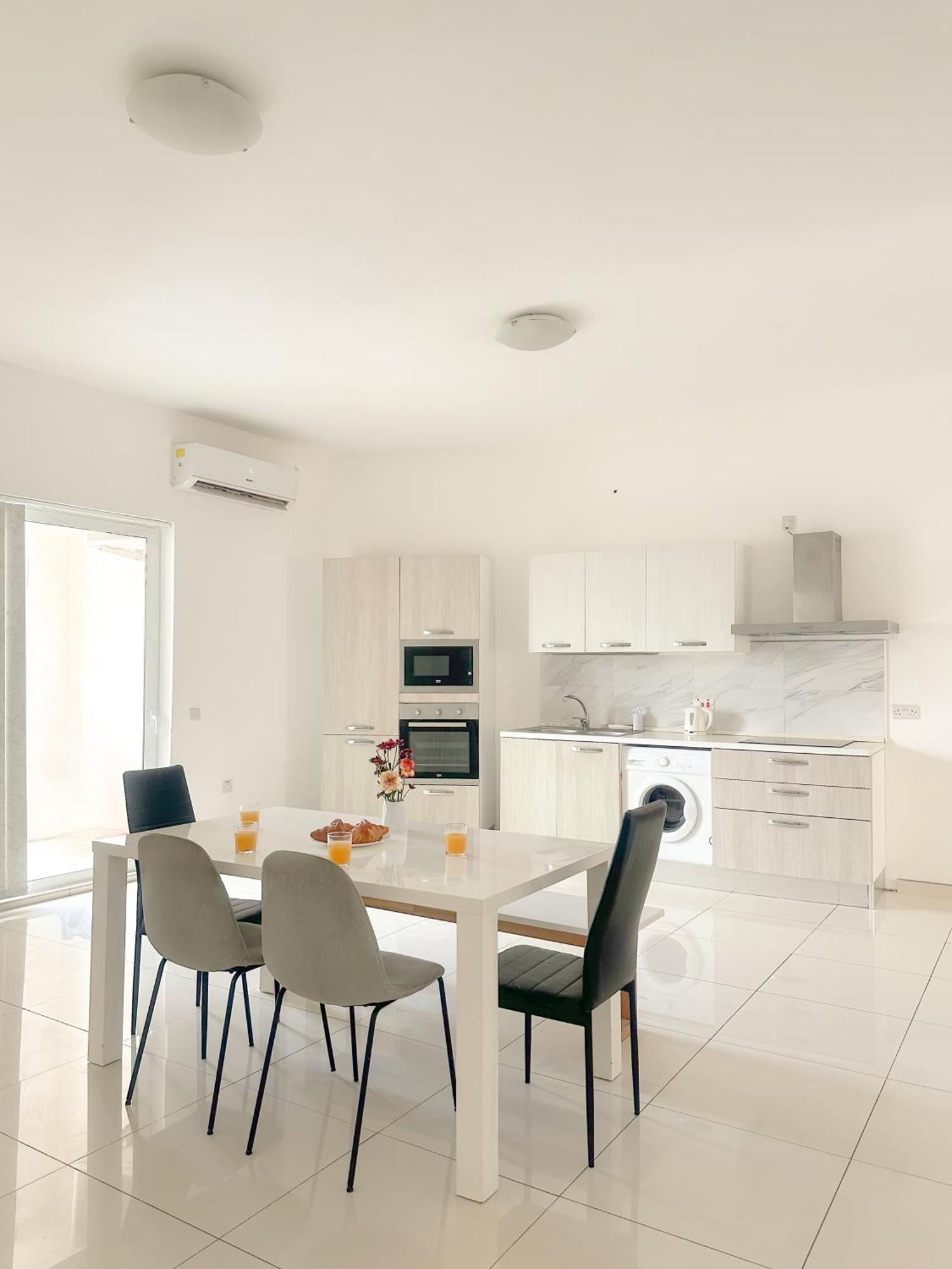 Homestay Lovely Next To St Julians Is-Swieqi